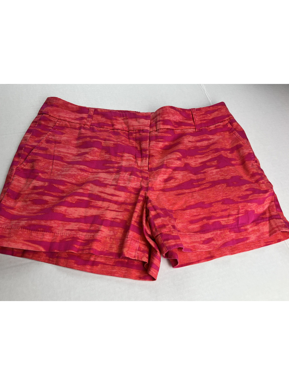 Willi Smith Fuchsia Geometric Print Stretch Flat Front Shorts Women's Size 6